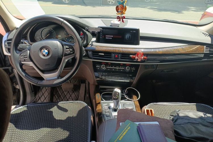 Used BMW X5 2017 xDrive28i Center Console