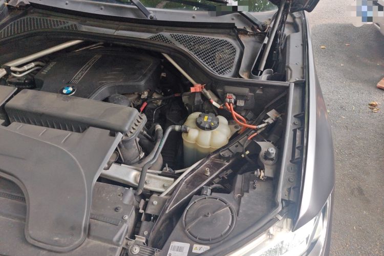 Used BMW X5 2017 xDrive28i Engine Bay Left