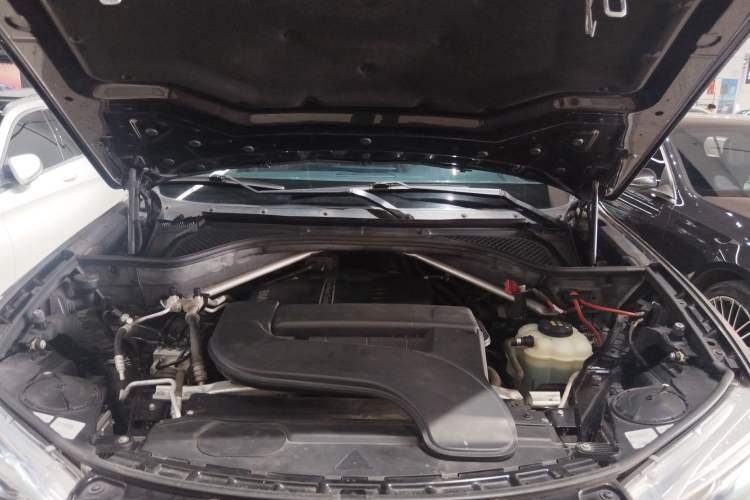 Used BMW X5 2017 xDrive28i Engine Bay