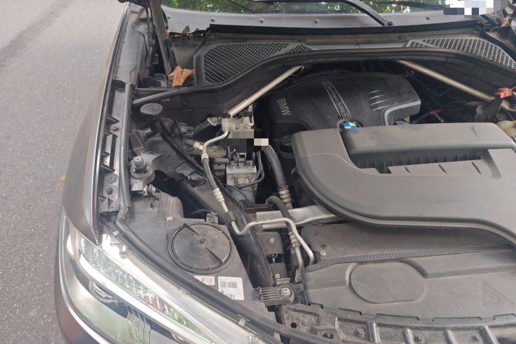 Used BMW X5 2017 xDrive28i Engine Bay Right
