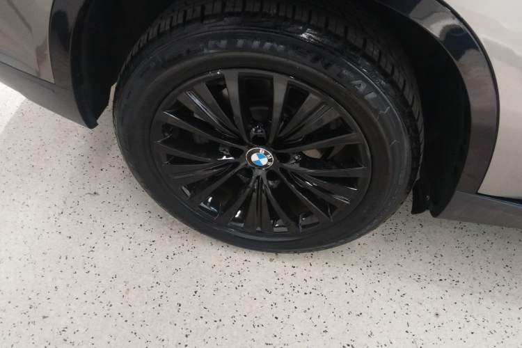Used BMW X5 2017 xDrive28i Exterior 3