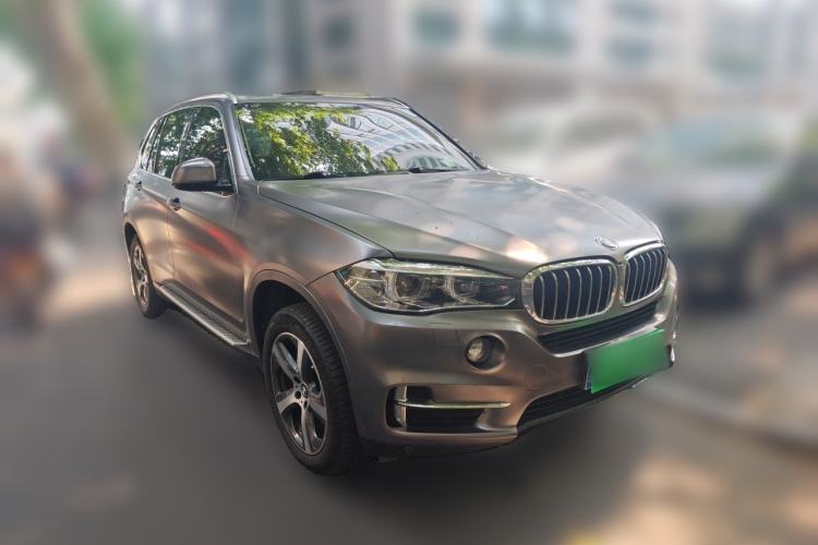 Used BMW X5 2017 xDrive28i Front Right 45 Deg