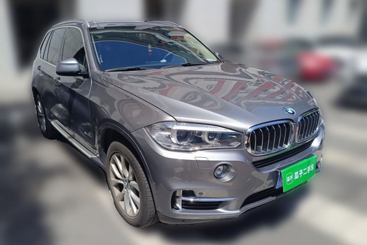 Used BMW X5 2017 xDrive28i Front Right 45 Deg