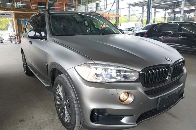 Used BMW X5 2017 xDrive28i Front Right 45 Deg