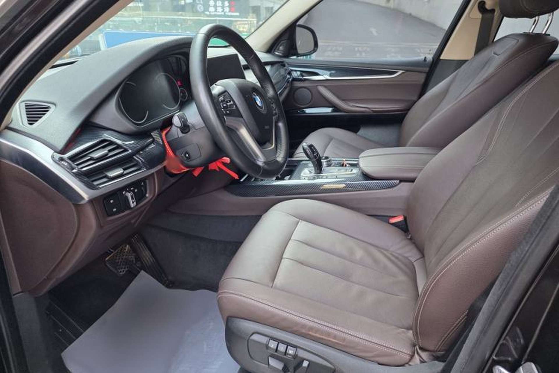 Used BMW X5 2017 xDrive28i Interior 10