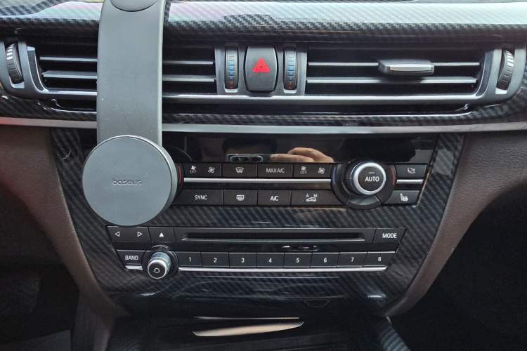 Used BMW X5 2017 xDrive28i Interior 12