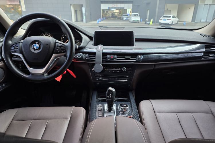 Used BMW X5 2017 xDrive28i Interior 2