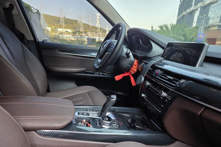 Used BMW X5 2017 xDrive28i Interior 4
