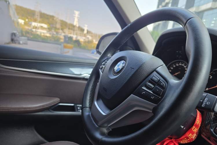 Used BMW X5 2017 xDrive28i Interior 6