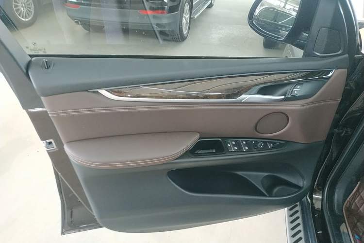 Used BMW X5 2017 xDrive28i Left Front Door Interior