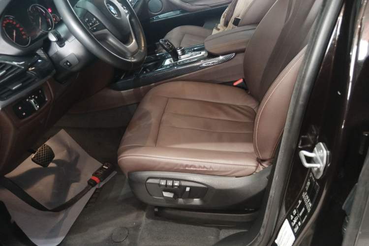 Used BMW X5 2017 xDrive28i Left Front Seat