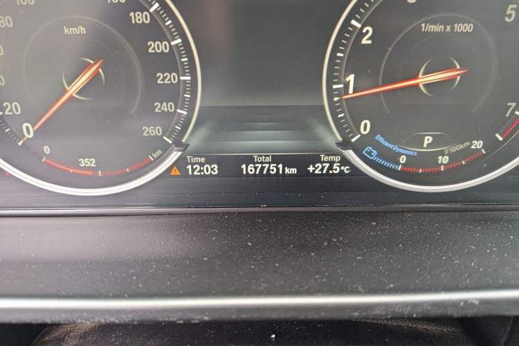 Used BMW X5 2017 xDrive28i Odometer Close Up