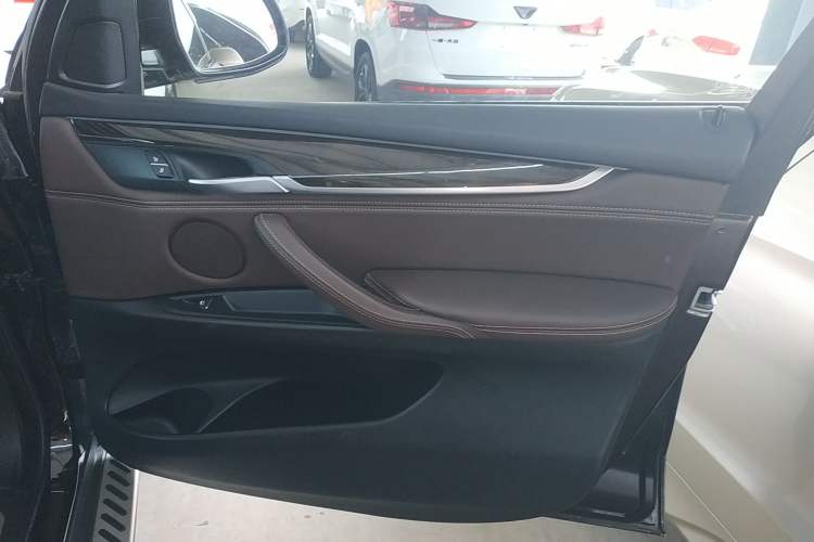Used BMW X5 2017 xDrive28i Right Front Door Interior