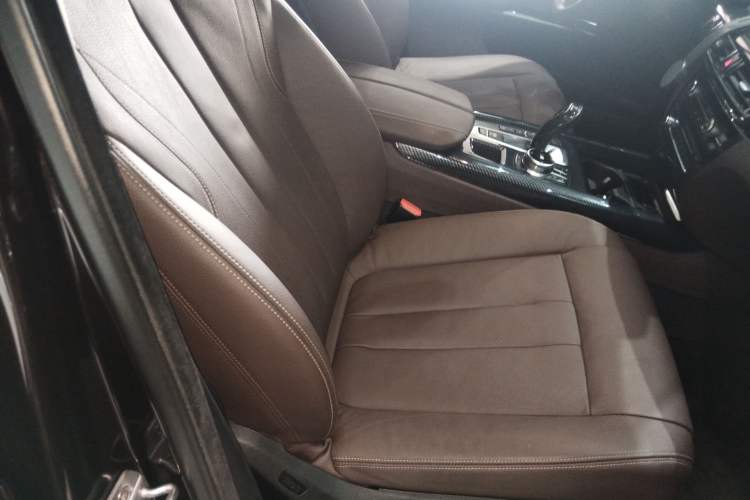 Used BMW X5 2017 xDrive28i Right Front Seat