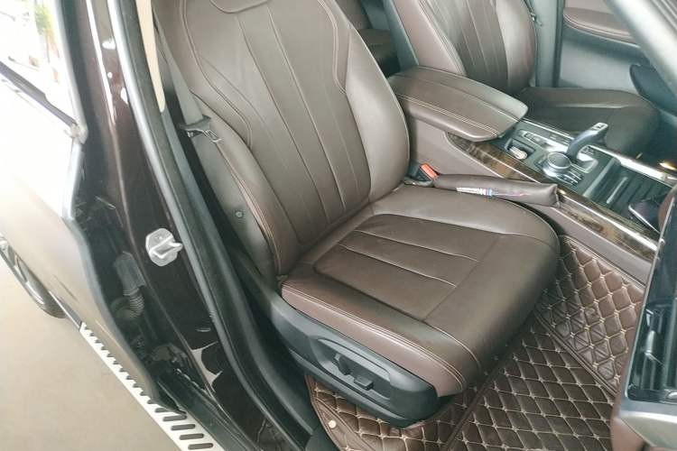 Used BMW X5 2017 xDrive28i Right Front Seat