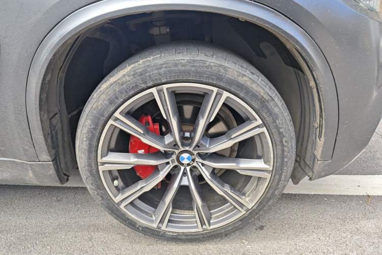 Used BMW X5 2017 xDrive28i Right Front Wheel Hub