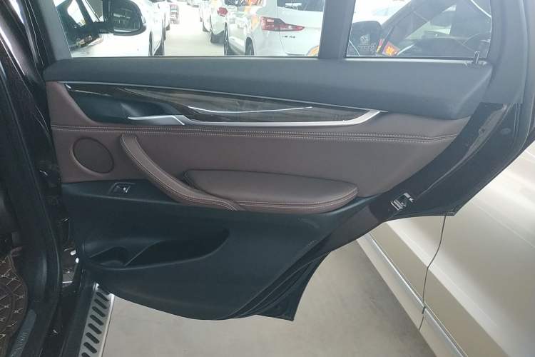 Used BMW X5 2017 xDrive28i Right Rear Door Interior