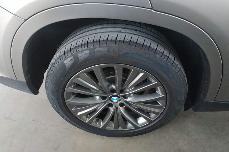 Used BMW X5 2017 xDrive28i Right Rear Wheel Hub