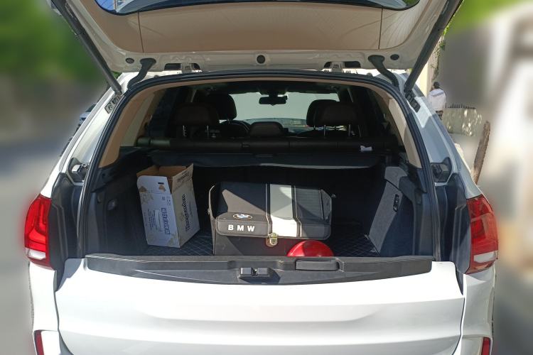 Used BMW X5 2017 xDrive28i Trunk