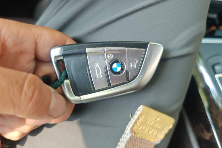 Used BMW X5 2017 xDrive28i Vehicle Key