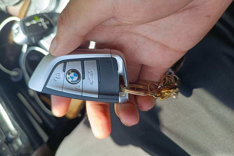 Used BMW X5 2017 xDrive28i Vehicle Key
