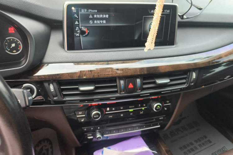 Used BMW X5 2017 xDrive28i Audio And AC Panel
