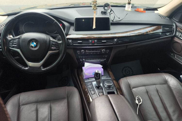 Used BMW X5 2017 xDrive28i Center Console