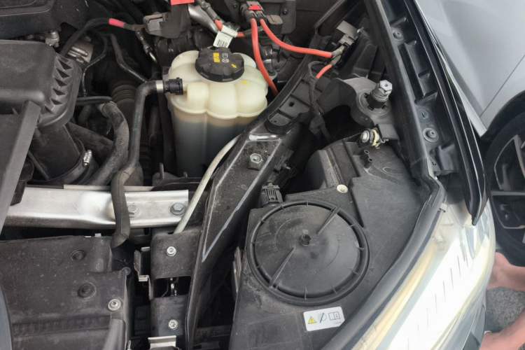 Used BMW X5 2017 xDrive28i Engine Bay Left