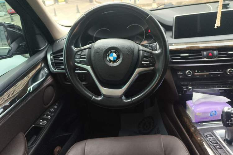 Used BMW X5 2017 xDrive28i Steering Wheel