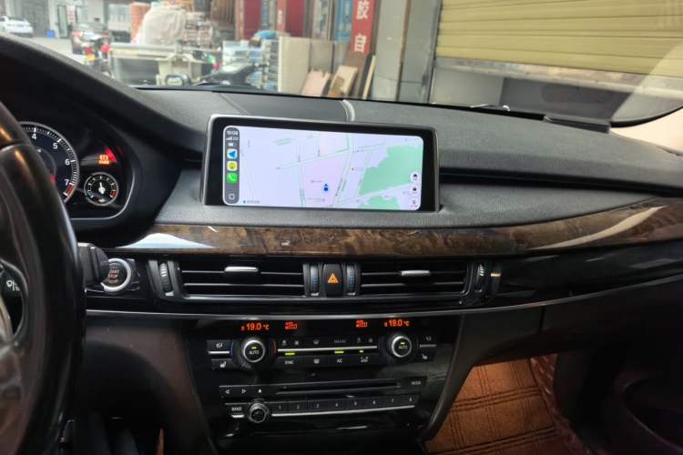Used BMW X5 2017 xDrive28i Audio And AC Panel