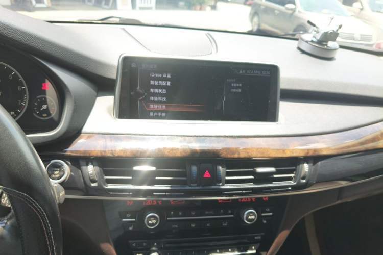Used BMW X5 2017 xDrive28i Audio And AC Panel