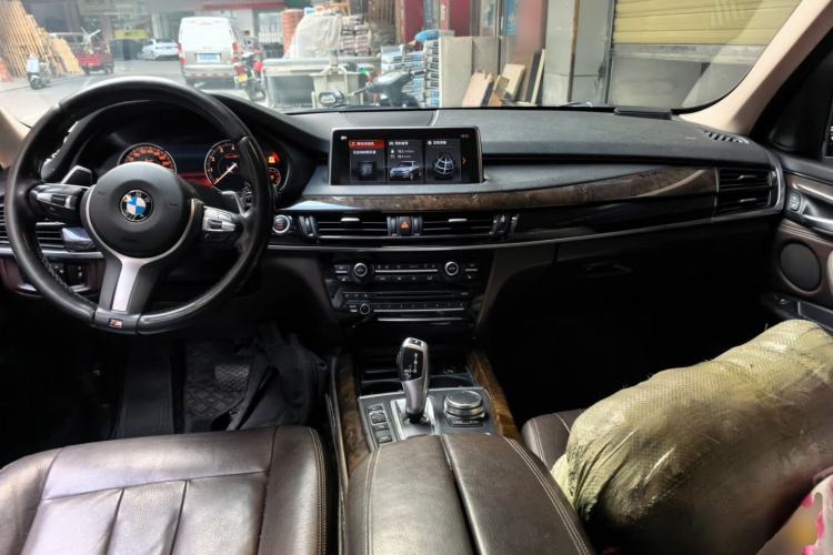 Used BMW X5 2017 xDrive28i Center Console