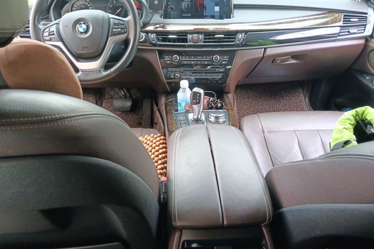 Used BMW X5 2017 xDrive28i Center Console
