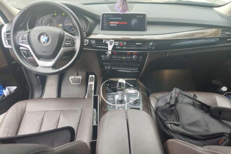 Used BMW X5 2017 xDrive28i Center Console