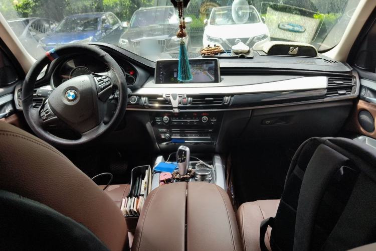 Used BMW X5  Center Console