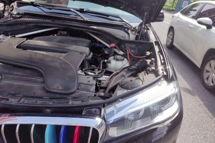Used BMW X5 2017 xDrive28i Engine Bay Left