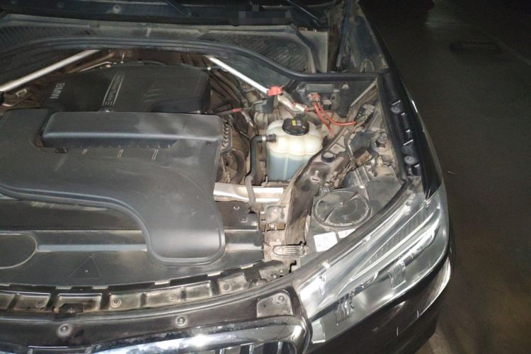 Used BMW X5 2017 xDrive28i Engine Bay Left