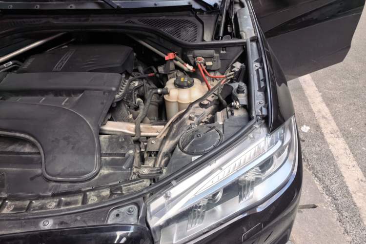 Used BMW X5 2017 xDrive28i Engine Bay Left