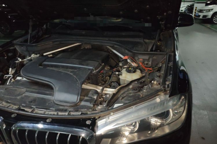 Used BMW X5 2017 xDrive28i Engine Bay Left