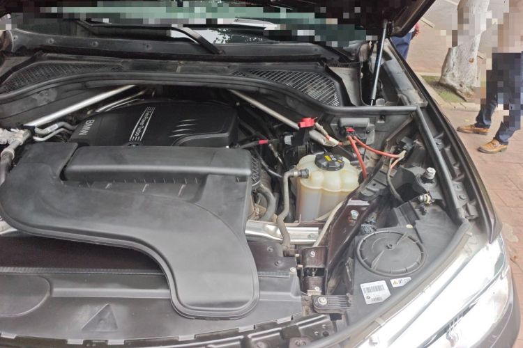 Used BMW X5 2017 xDrive28i Engine Bay Left