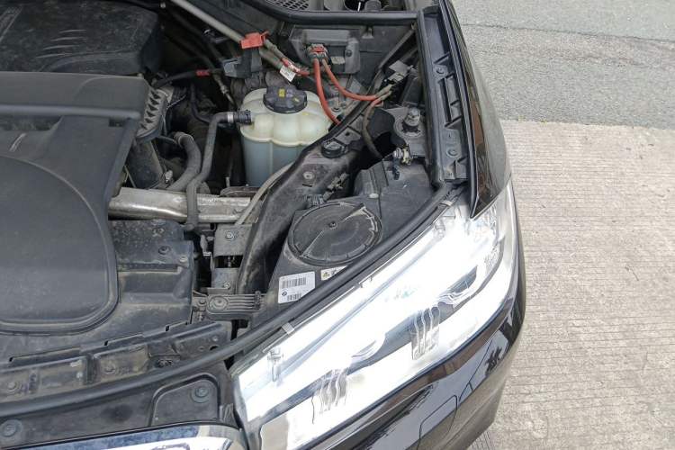 Used BMW X5 2017 xDrive28i Engine Bay Left