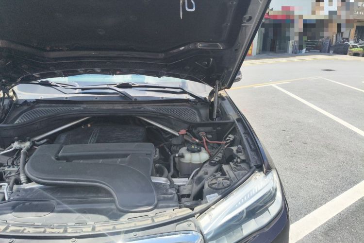 Used BMW X5 2017 xDrive28i Engine Bay Left