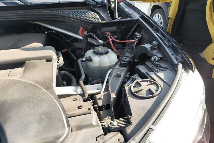 Used BMW X5 2017 xDrive28i Engine Bay Left