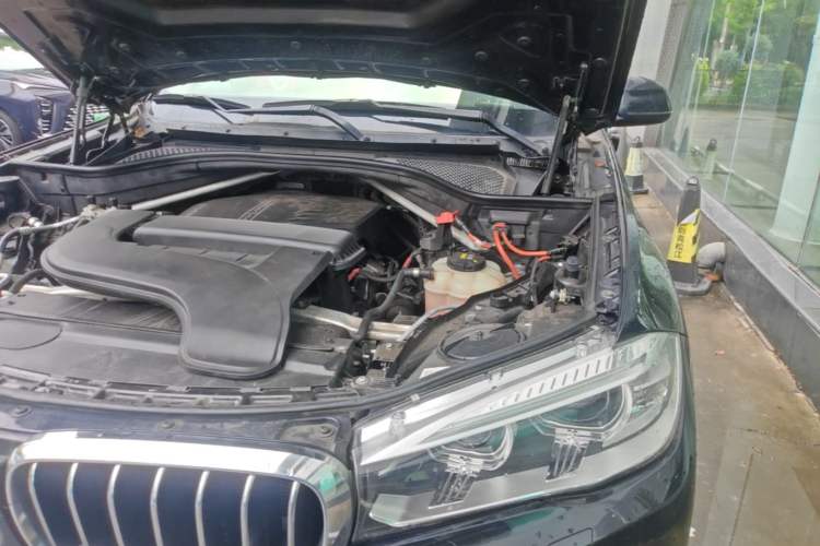 Used BMW X5 2017 xDrive28i Engine Bay Left