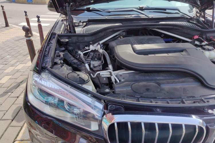 Used BMW X5 2017 xDrive28i Engine Bay Right
