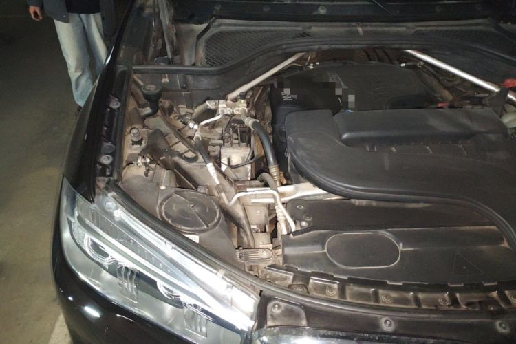 Used BMW X5 2017 xDrive28i Engine Bay Right