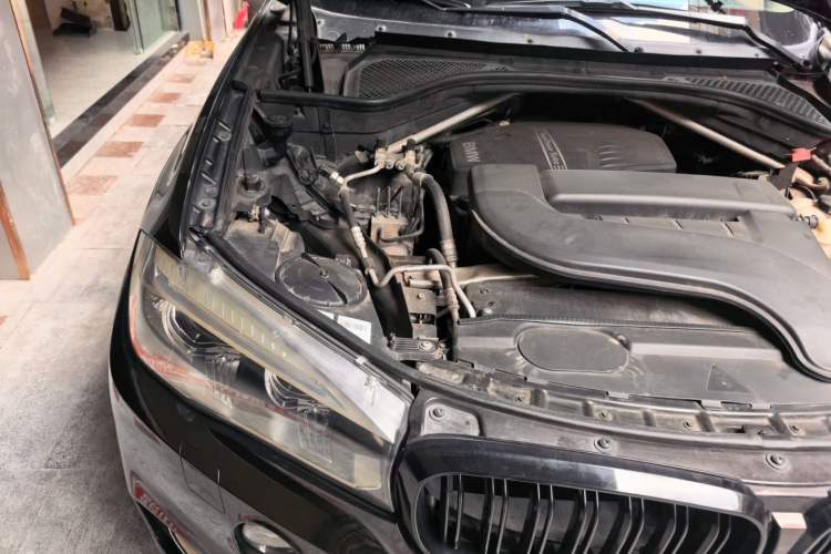 Used BMW X5 2017 xDrive28i Engine Bay Right