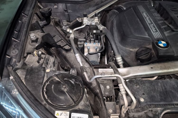Used BMW X5 2017 xDrive35i Elegant Edition Engine Bay Right