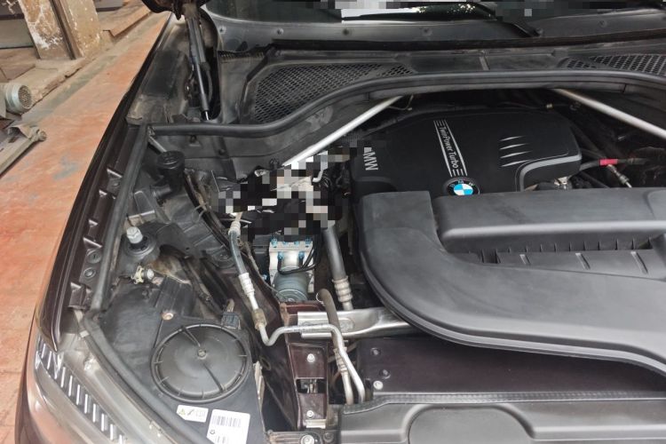Used BMW X5 2017 xDrive28i Engine Bay Right