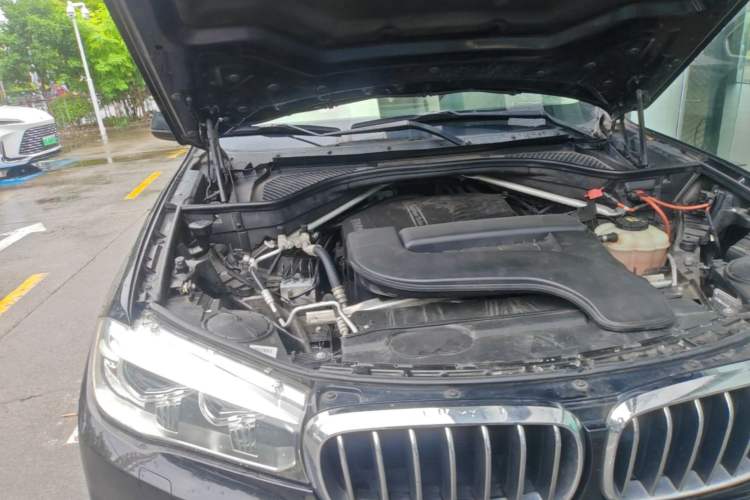 Used BMW X5 2017 xDrive28i Engine Bay Right